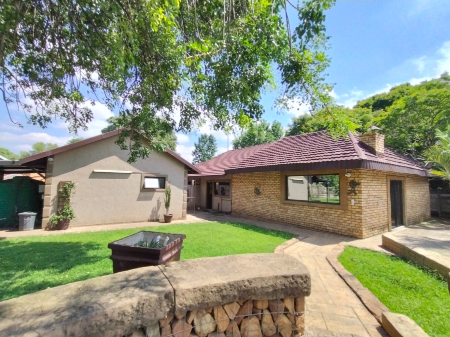 3 Bedroom Property for Sale in Protea Park North West